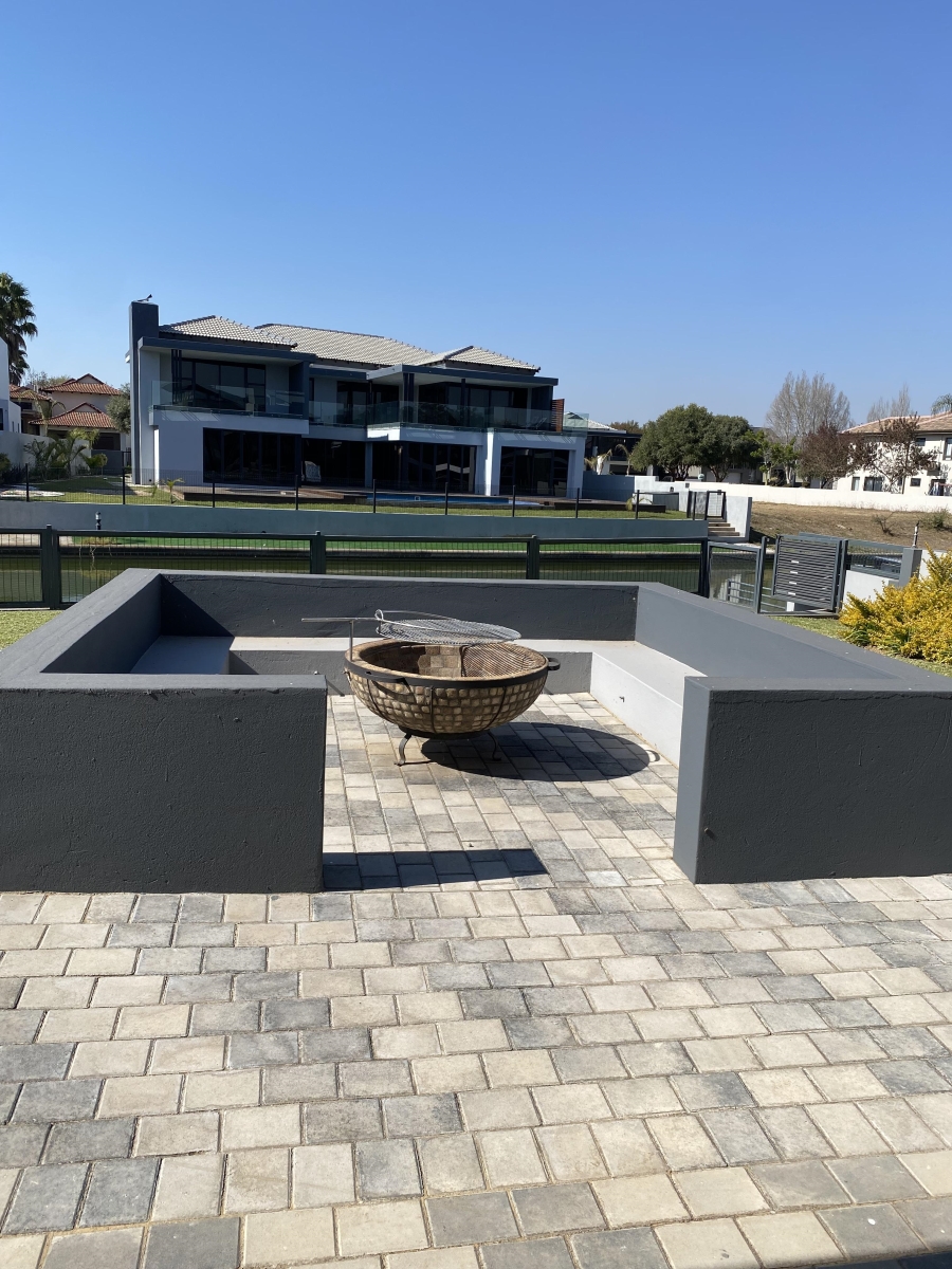 5 Bedroom Property for Sale in The Islands Estates North West